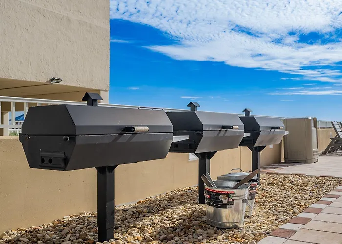 Phoenix Gulf Towers 706 Apartment
